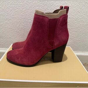 “New” Michael Kors EVALINE Suade Ankle Booties size9